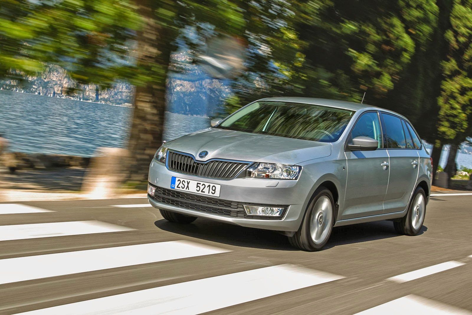 Škoda Rapid Spaceback - obszerna galeria od producenta 41