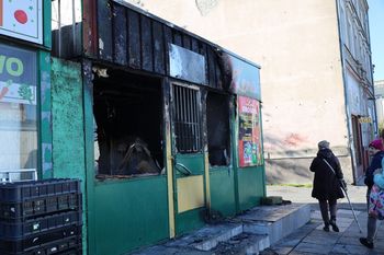 Gniezno: Pożar na targu. Spłonął sklep kosmetyczny i cały towar