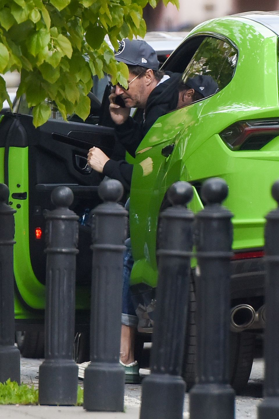 Kuba Wojewódzki załatwia sprawy na mieście