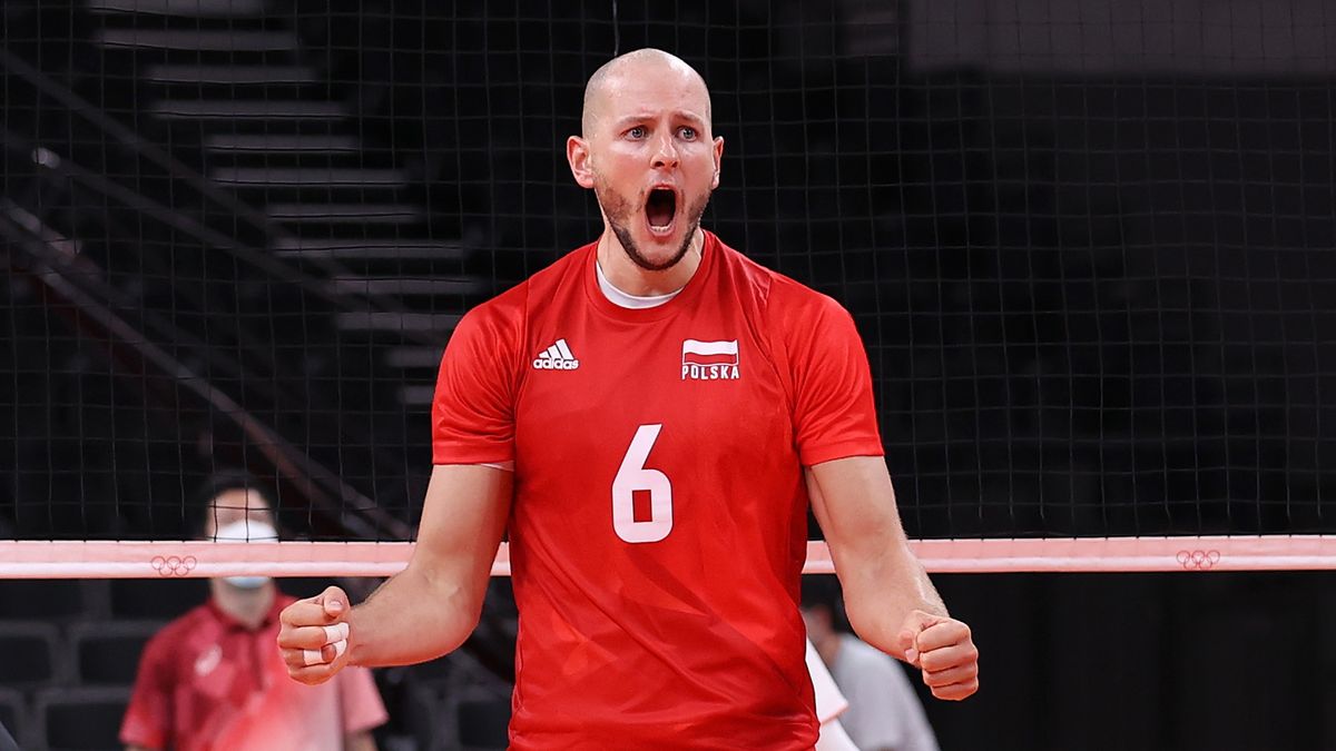 TOKYO, JAPAN - JULY 30: Bartosz Kurek #6 of Team Poland celebrates after a point against Team Japan during the Men's Preliminary Round - Pool A volleyball on day seven of the Tokyo 2020 Olympic Games at Ariake Arena on July 30, 2021 in Tokyo, Japan. (Photo by Toru Hanai/Getty Images)
