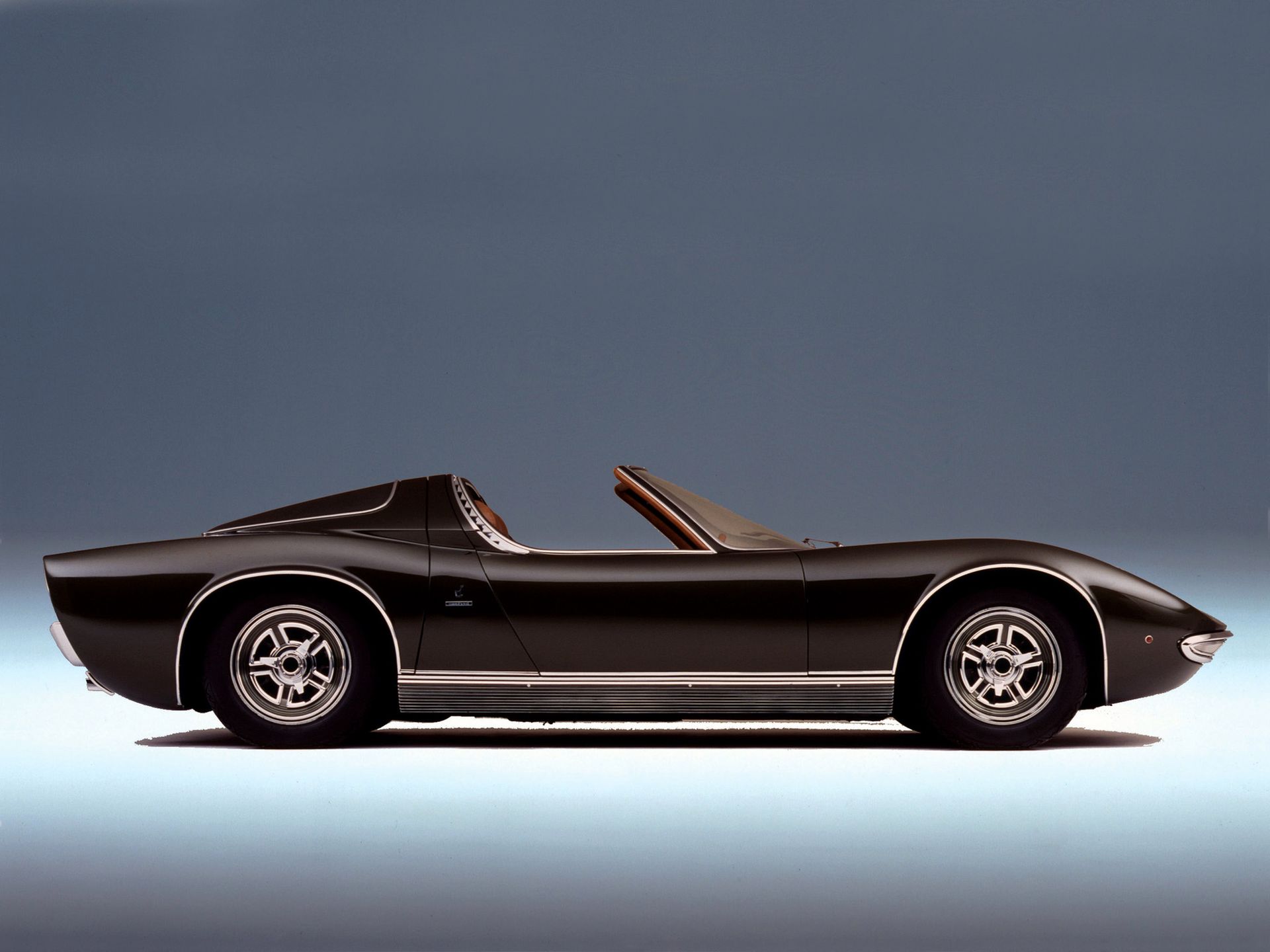Od dekad z V12: ewolucja hipersamochodów Lamborghini 6