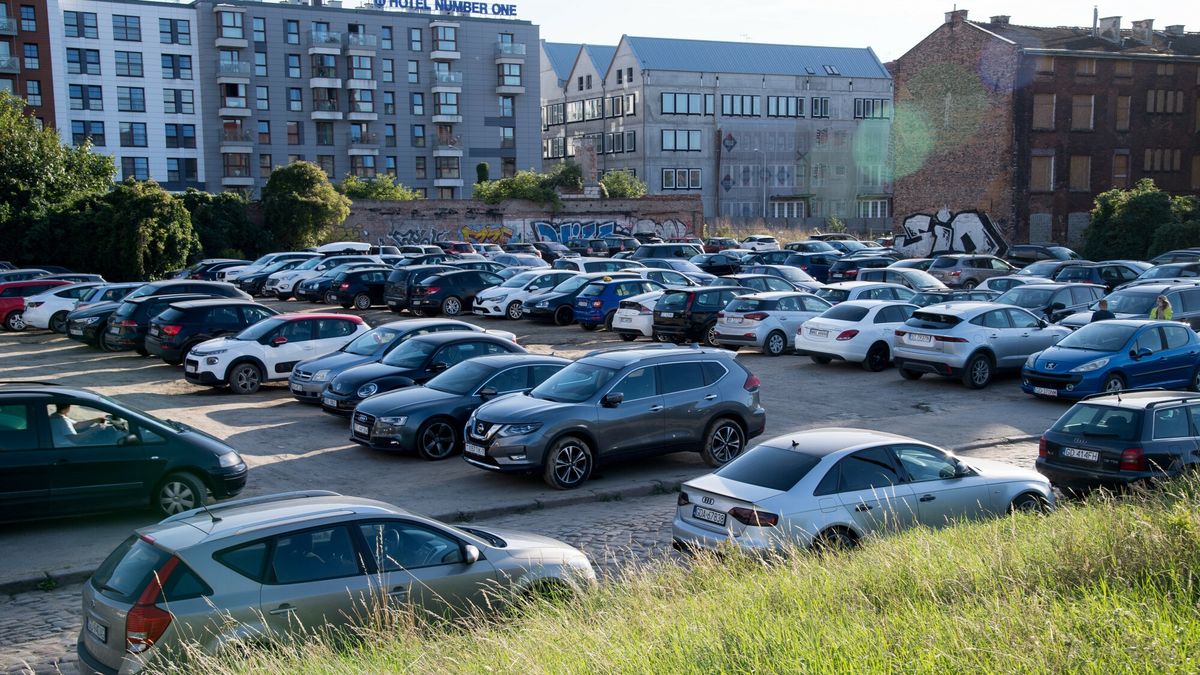 Średnia cena nowego auta przekroczyła 175 tys. zł 