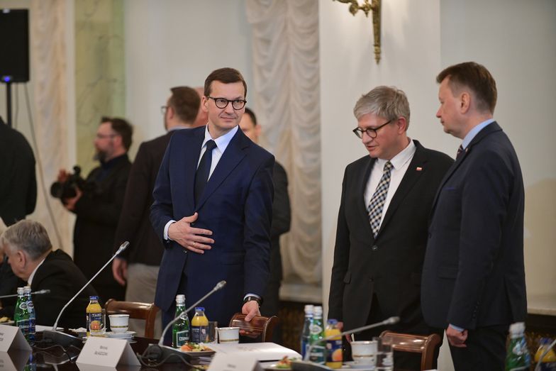 Premier Mateusz Morawiecki jest tymczasowym ministrem finansów i odpowiada za obsługę długu publicznego