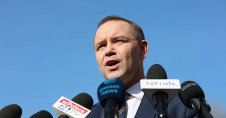 Fikcyjna tożsamość Nawrockiego. Latami ukrywał, że to on
