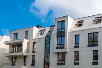 Mieszkania drożeją, mimo pandemii. O co chodzi? Ekspert wyjaśnia