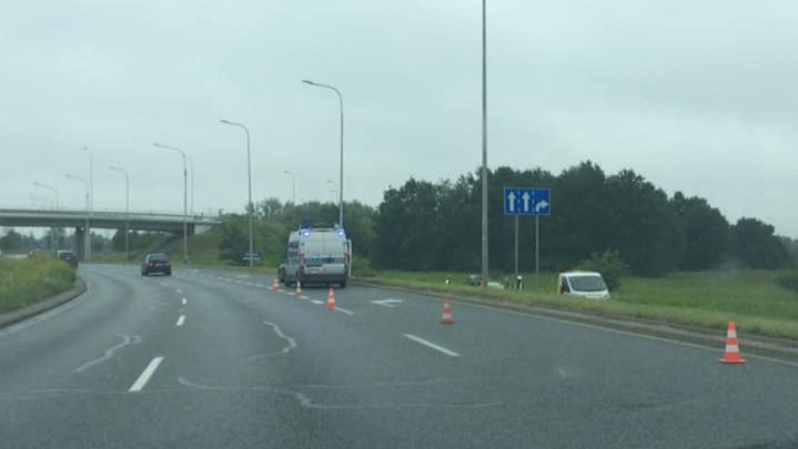 Wrocław. Wypadek na Sobieskiego. Uwaga na trudne warunki na drogach