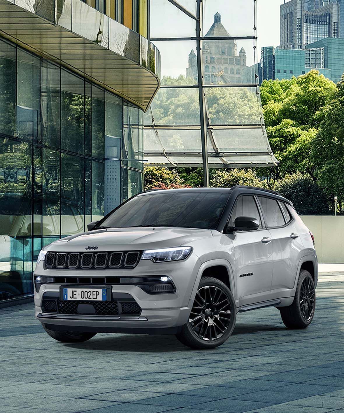 Jeep Compass e-Hybrid: SUV o dwóch obliczach!