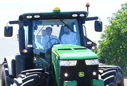 Ziobro w traktorze. "Bałbym się wpuścić tego szkodnika na pole"