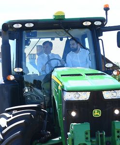 Ziobro w traktorze. "Bałbym się wpuścić tego szkodnika na pole"