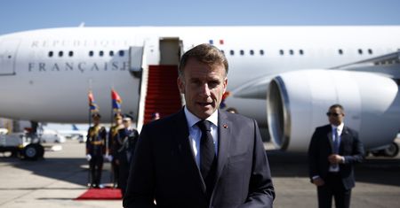 Macron o uwolnieniu zakładników. "Pokój staje się możliwy