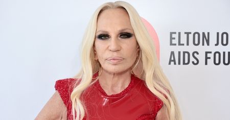 Tak kiedyś wyglądała Donatella Versace. Poznalibyście ją? (STARE ZDJĘCIA)