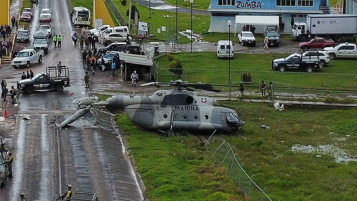Wojskowy helikopter uderzył w ziemię w czasie awaryjnego lądowania w Meksyku 