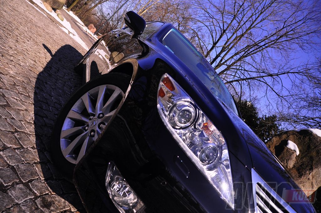Lexus LS460 (Fot. Marcin Pogorzelski)