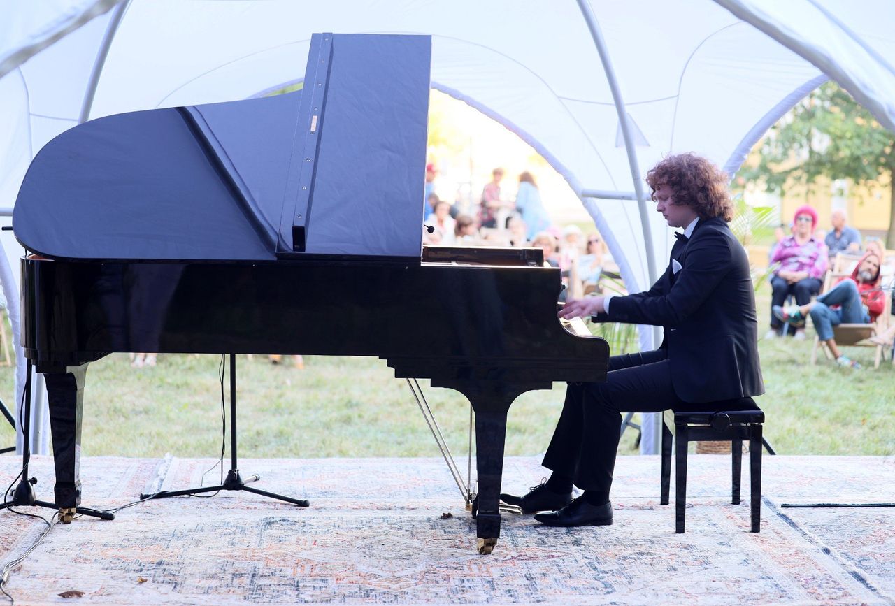 Kraśnik: Chopin lokalnie. Muzyka wielkiego kompozytora w sercu miasta.