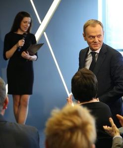 Donald Tusk przyjeżdża do Warszawy. Przeciwnicy: "mamy butelki z benzyną i kamienie"