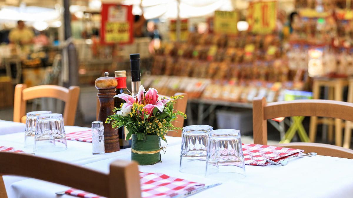 Restauracyjna oszust został złapany na gorącym uczynku 