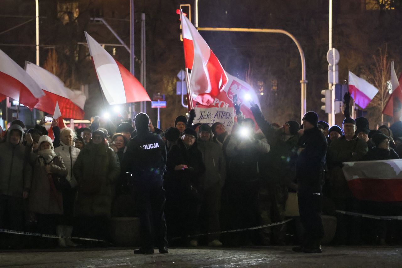 Nie tylko Warszawa. Protesty też w innych miastach, ludzie skandowali