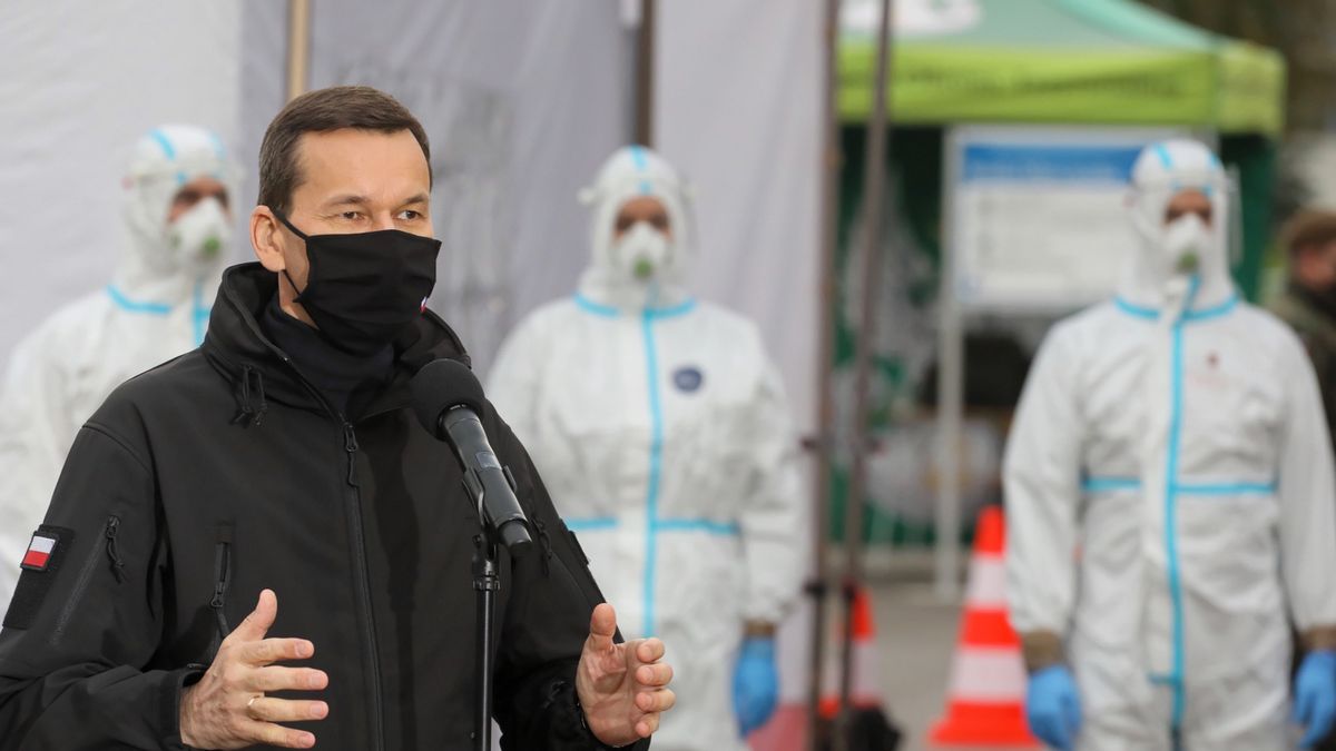 Premier Mateusz Morawiecki chce, by cała Polska była w czerwonej strefie 