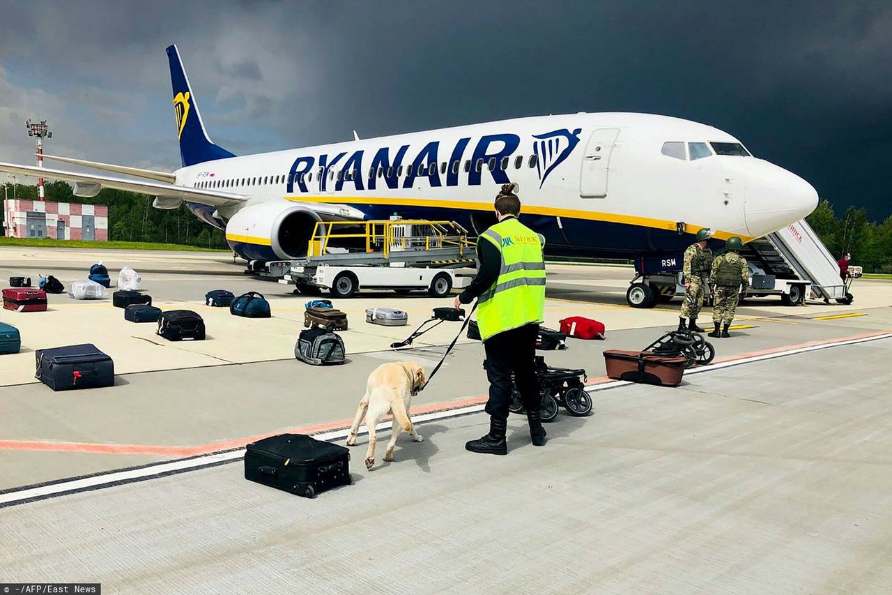 Białoruś. Samolot Ryanair na mińskim lotnisku podczas kontroli pirotechnicznej