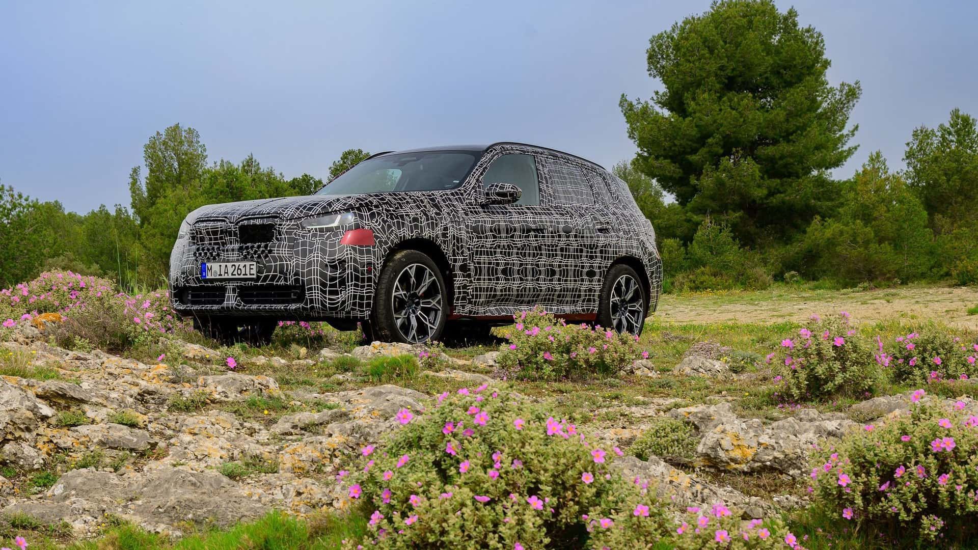 Nowe BMW X1 w kamuflażu
