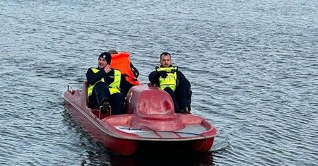 Nie czekali ani chwili. Policjanci chwycili za nietypowy sprzęt