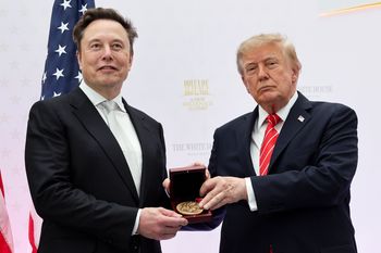 Starshield na Ukrainie. Trump zadzwonił do Muska