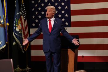 Trump wyśmiany w amerykańskim programie. "Ceny spadły - prosto w górę"