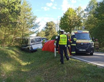 Wypadek szkolnego autobusu na Podlasiu. W akcji śmigłowiec LPR