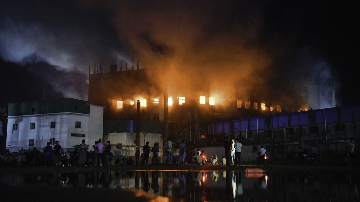 Pożar w fabryce żywności w Bangladeszu