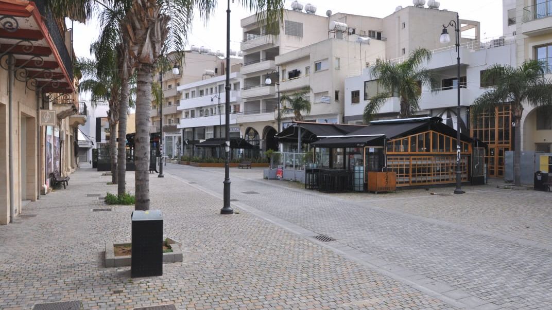 Cypr - podział na wyspie na dwie strefy państwowe daje o sobie mocno znać. Rykoszetem dostają zagraniczni turyści.