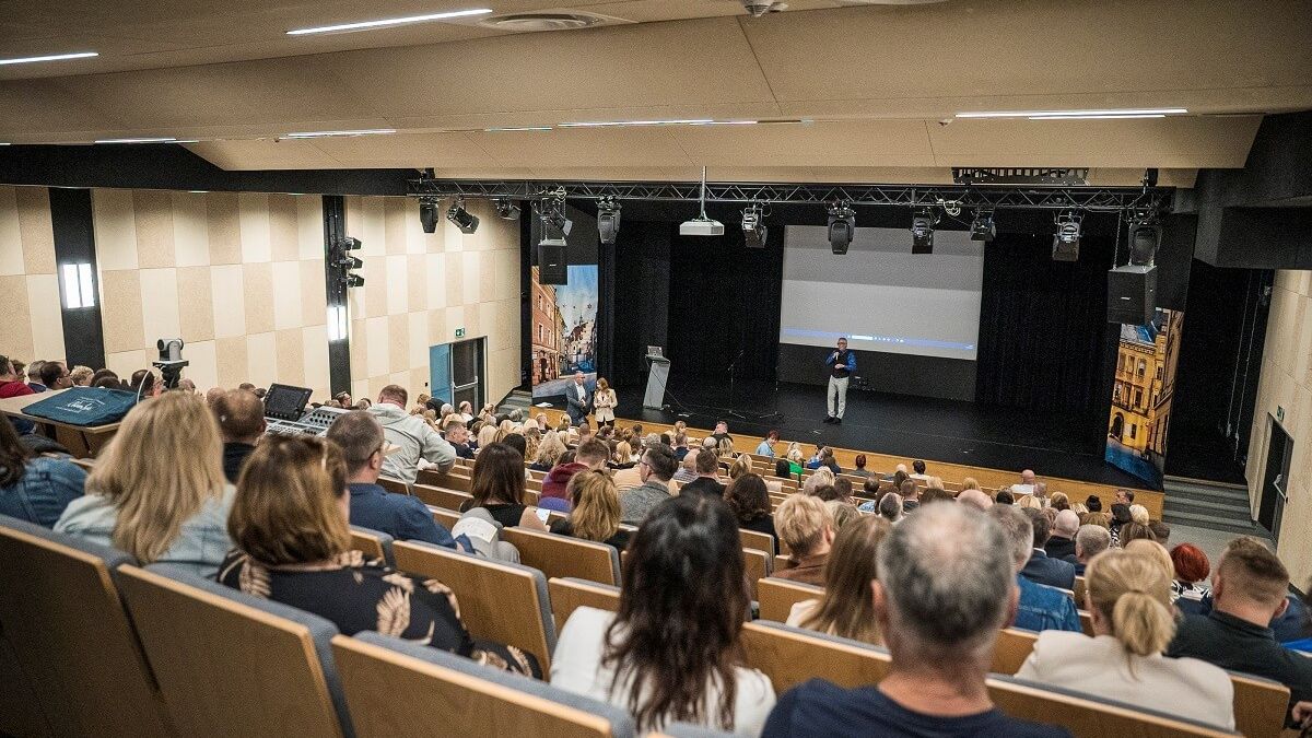 Osoby uczestnicząc w spotkaniu