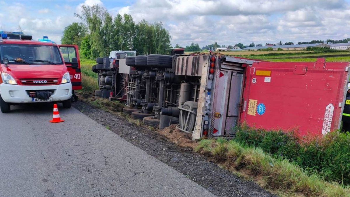 W chwili wypadku w naczepie znajdowało się aż 180 sztuk tucznika 