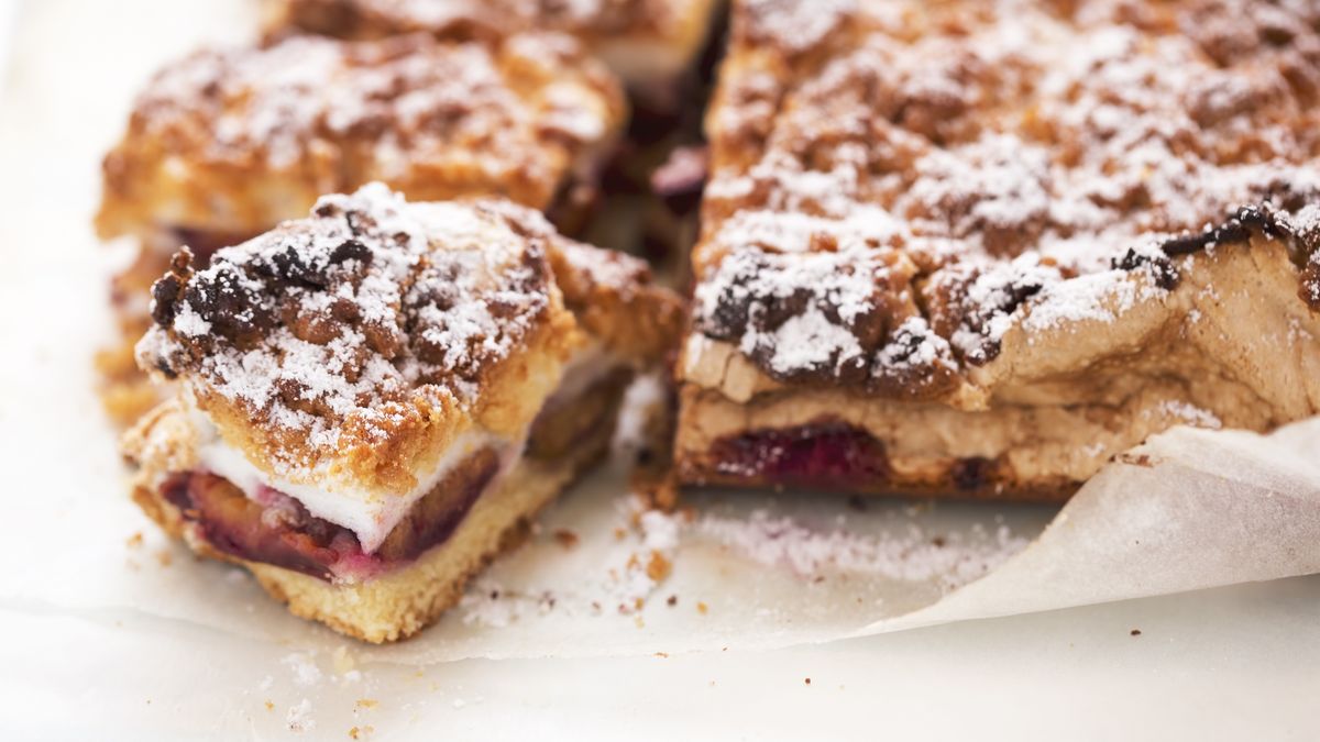 W mojej rodzinie wszyscy uważają, że nie ma lepszego ciasta ze śliwkami. 