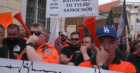 Protest ratowników medycznych w Polsce. Rząd rozmawiał ze uczestnikami