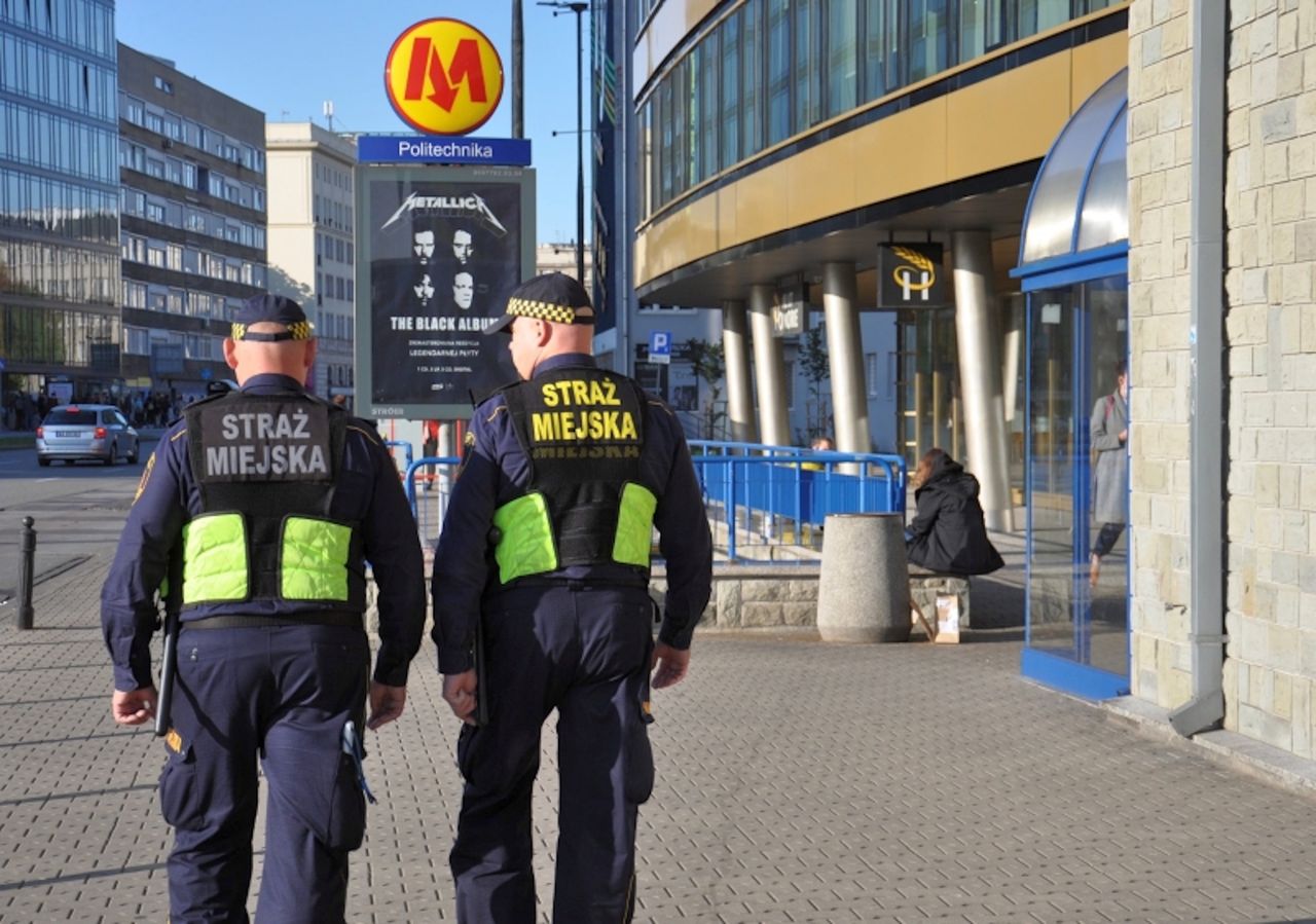 Płacą na start 7200 zł brutto. Szukają 100 osób do pracy