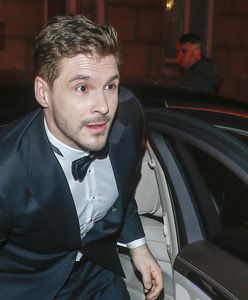 Roznerski nie ma lekko. Ale uśmiech nie schodzi z twarzy idola