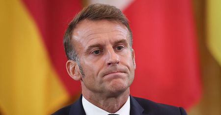 Francja na politycznym zakręcie. "Grozi to kryzysem euro o innym kalibrze niż w Grecji"