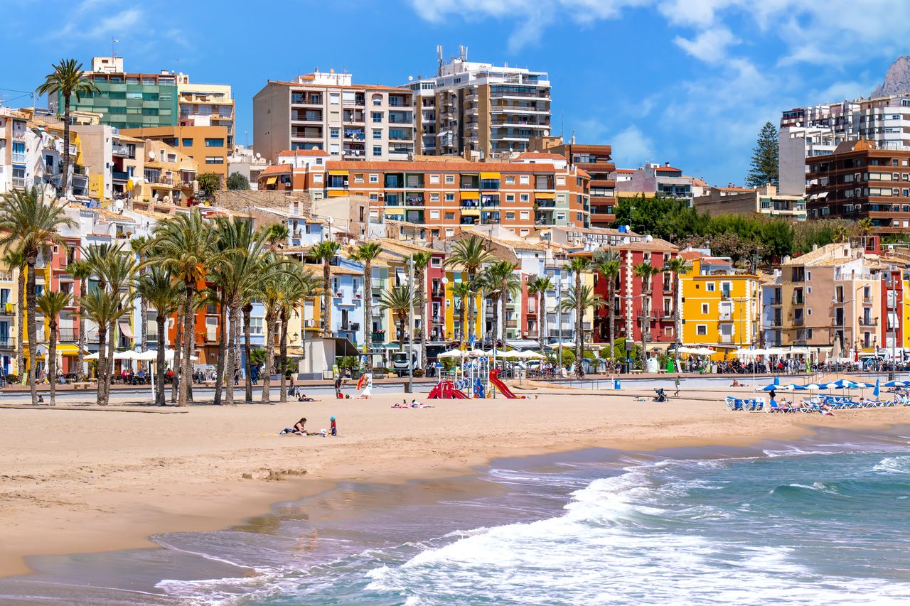 Perełka na Costa Blanca. Kolorowe miasteczko robi wrażenie