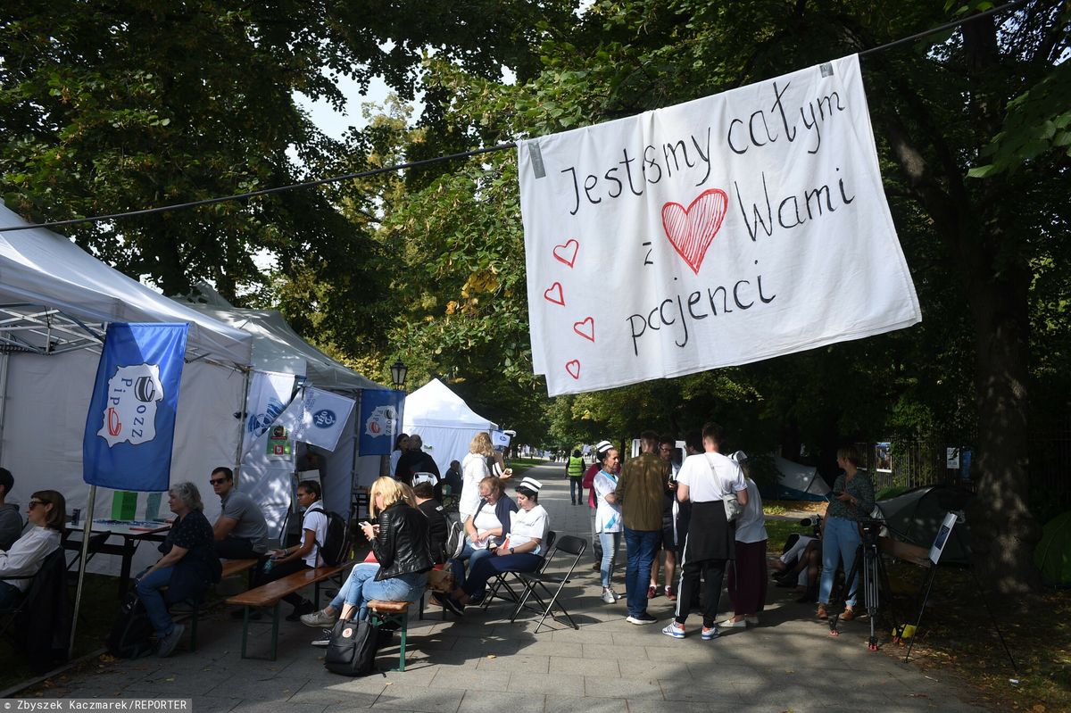 Protest Medyków W Warszawie Białe Miasteczko Pod Kprm Protestujący Została Przekroczona 8820