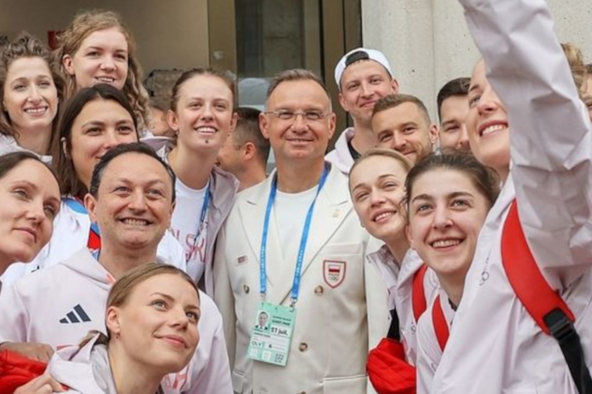 Andrzej Duda pojawił się w Paryżu. Dał popis przed olimpijczykami