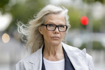 Ujawniła, co zrobiła jej matka. "Otworzyła piekarnik i kazała klęczeć"