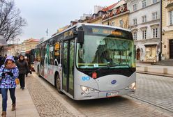 Po Nowym Świecie będą mogły jeździć wyłącznie pojazdy elektryczne? Tak chcą eksperci