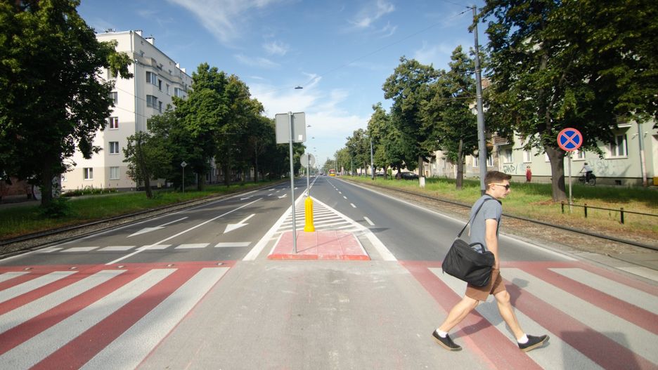 Warszawa. Dzięki zmianom na przejściach dla pieszych będzie bezpieczniej