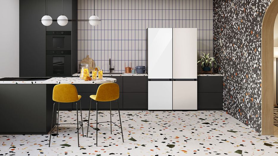 Lodówka SAMSUNG BESPOKE RB38A7B5C12 EF No frost 203cm Naturalna biel (szkło).
