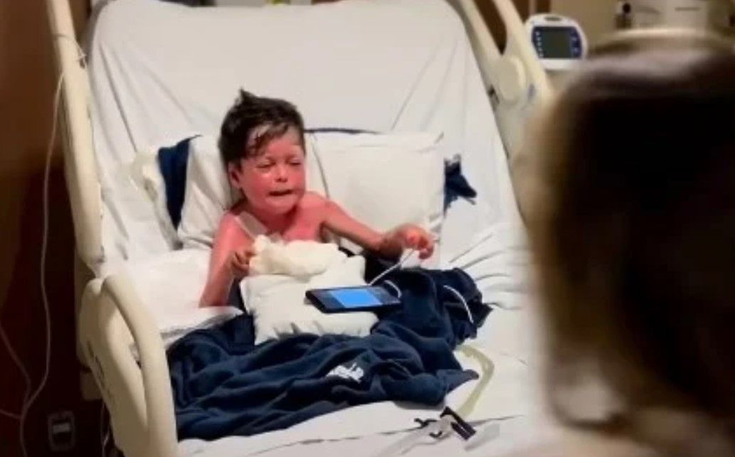 8-latek został wybudzony ze śpiączki farmakologicznej po 16 dniach