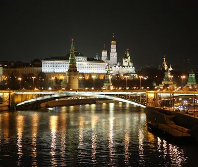 Російська ніч: вибухи, пожежі та закриті аеропорти в Москві