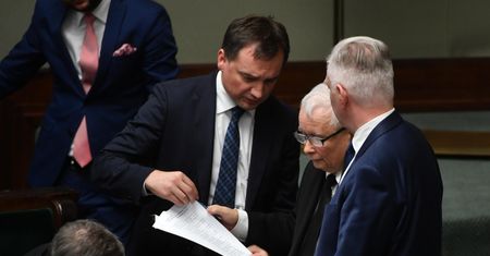 Subwencja budżetowa dla partii. Jarosław Kaczyński trzyma partyjny sejf na kłódkę