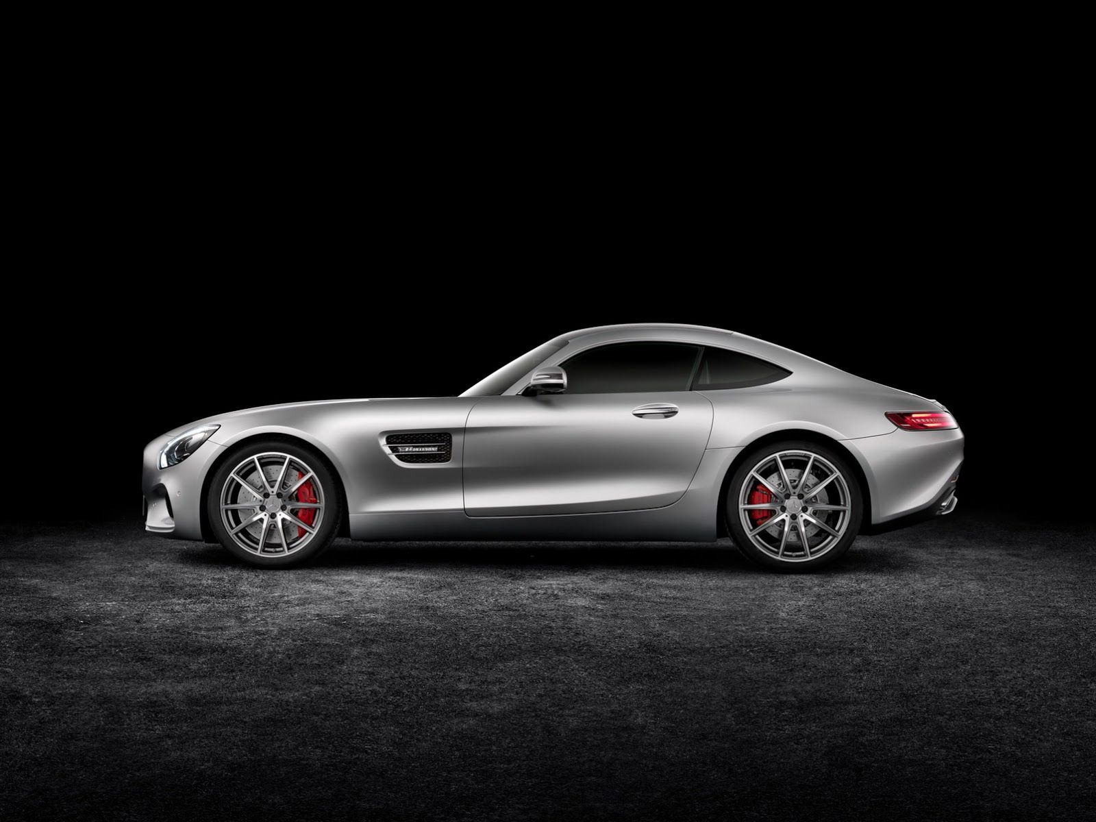 Mercedes-AMG GT na ponad 180 zdjęciach! 128