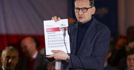 "Won stąd!". Nerwy na spotkaniu z Morawieckim