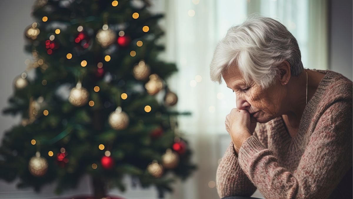 Starsza, samotna kobieta.